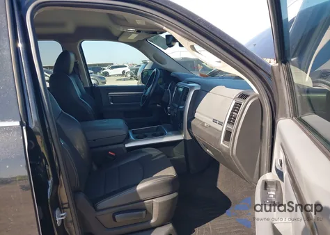 2017 Ram 1500 Lone Star Silver 4X2 5'7 Box z USA, uszkodzony, nr VIN 1C6RR6LT6HS825621